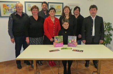 Gruppenfoto beim Vortrag von Gartenbauingenieurin Bärbel Steinberger