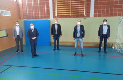 Geschäftsstellenleiter Christoph Weber, ILE-Vorsitzender Christian Hirtreiter, Sven Päplow (ALE Landau, neuer Umsetzungsbegleiter), Bauoberrat Andreas Schmidt (ALE Landau), stellvertretender ILE-Vorsitzender Adalbert Hösl